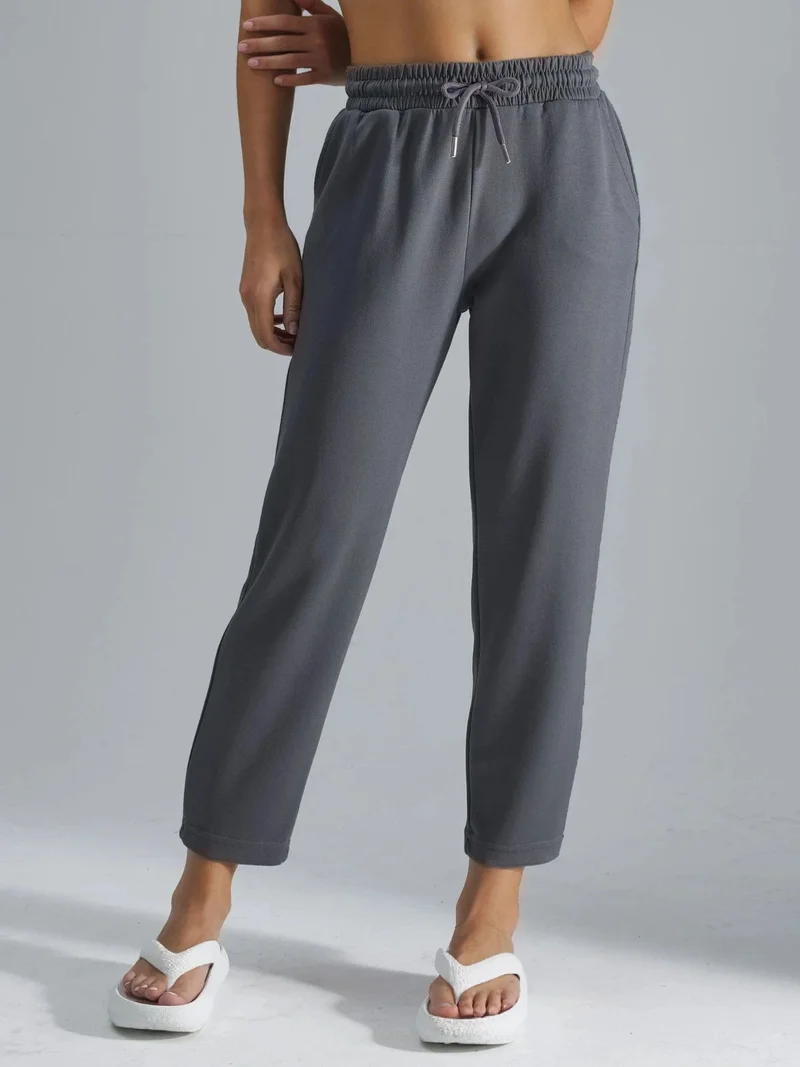 هيكاب بنطلون جوجر موдал بخصر مطاطي بقصة كاروت من مجموعة بيرسان